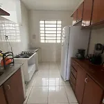 Apartamento Bem Localizado.